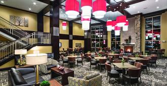 Clubhouse Hotel & Suites Fargo - Fargo - Lounge
