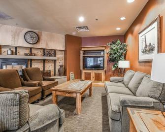 Silver Mill 8304 - Keystone - Living room