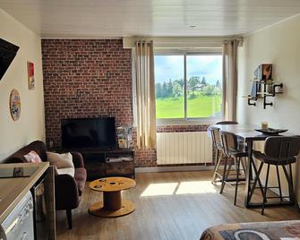 Jura Magnifique Studio Vacances 3 Étoiles - Lamoura - Вітальня