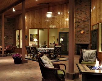 Rancho Venado Tucson, One of a kind, spiritual desert oasis in NE Tucson - Tanque Verde - Lounge