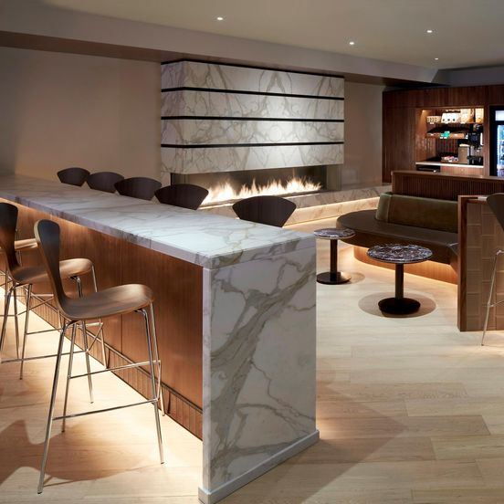 DoubleTree by Hilton Montreal Downtown image 1