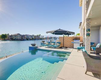 Lake & Mountain Views: Indio Oasis w/ Pool - Indio - Pool