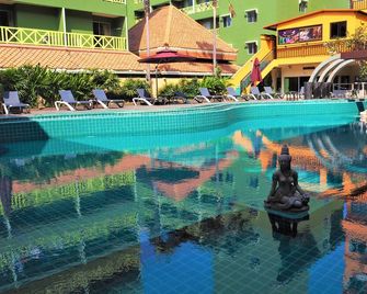 Mind Resort Pattaya - Pattaya - Svømmebasseng