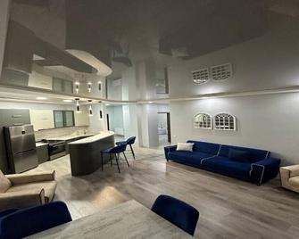 Tamar Queen 32 - Kutaisi - Living room