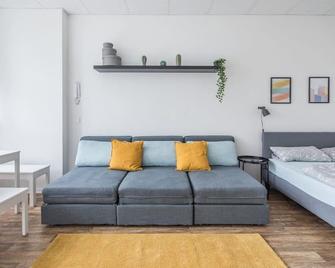 Spacious 2 Br Apartment Hamburg - Hamburg - Wohnzimmer