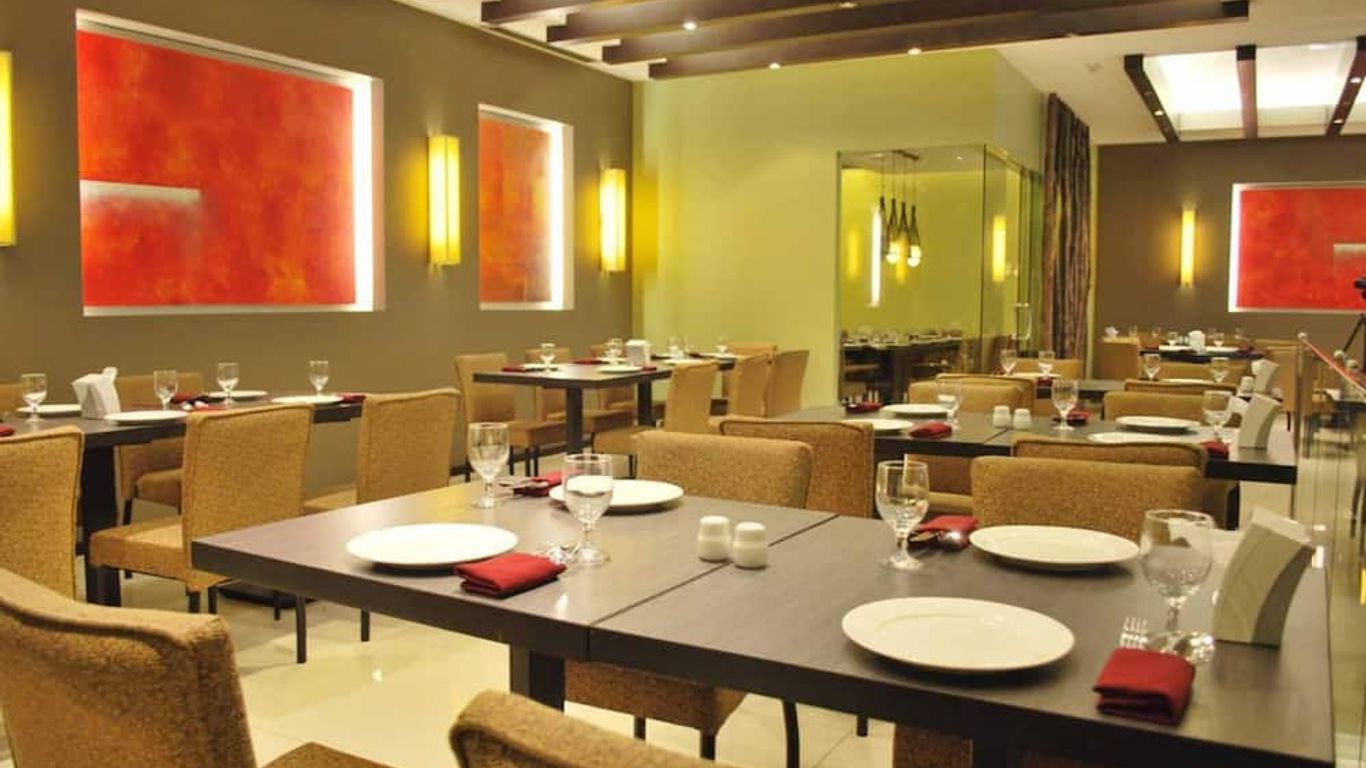 Tanza Oasis Hotel And Resort