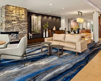 Fairfield Inn and Suites by Marriott Waterloo Cedar Falls - Waterloo - Sala de estar