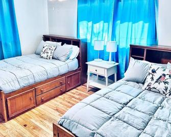 Private Retreat for the whole crew! - Gadsden - Schlafzimmer