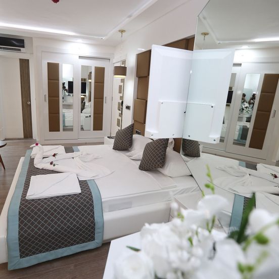 Elips Royal Hotel & Spa image 1