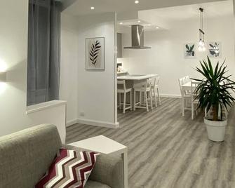 Viasavona46 Nel cuore delle Langhe - Treiso - Wohnzimmer