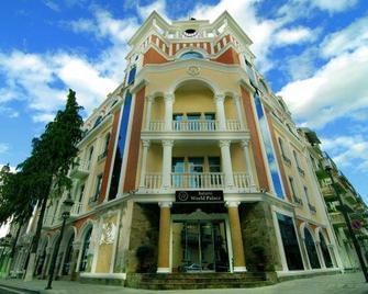 Batumi World Palace - Batum - Bina