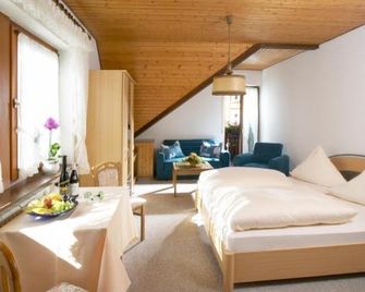 Haus Caspari - Altenahr - Sala de estar