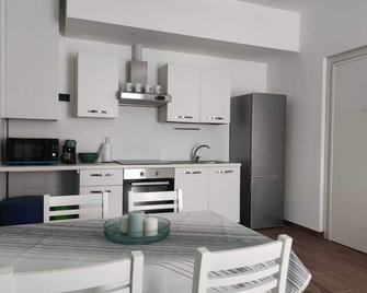 Verdelago Como Lake - Malgrate - Kitchen