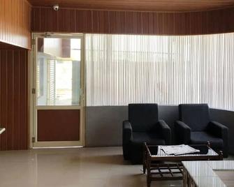 Jippus Galaxy - Nedumbassery - Receptie