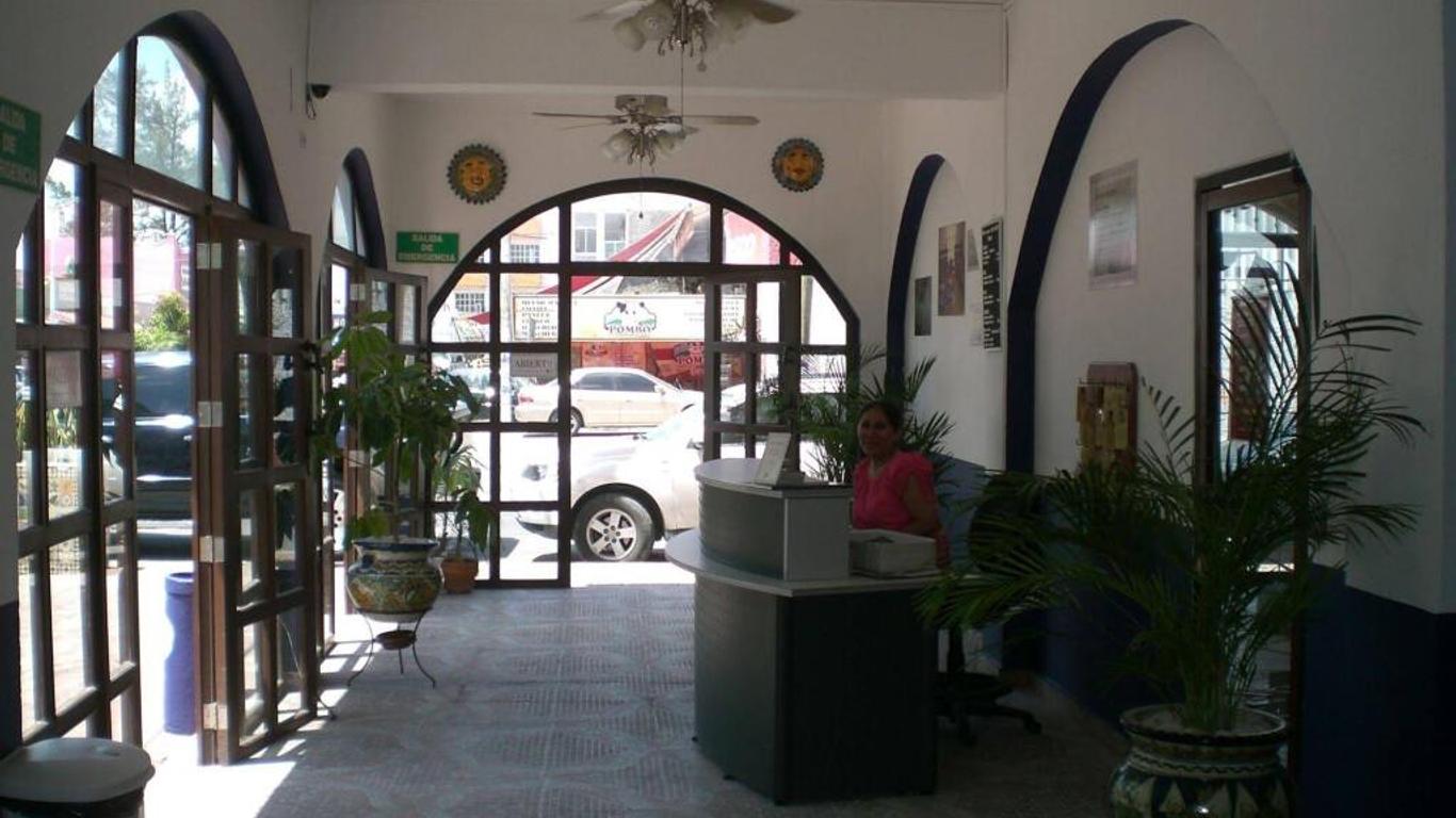 Hotel Colonial San Carlos