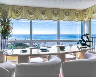 Siesta Breakers Penthouse on the Beach - Sarasota