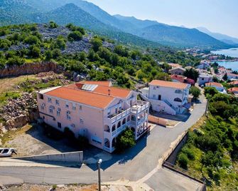 Apartment Delfin-3 by Interhome - Karlobag - Edificio