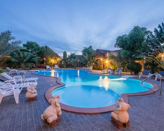 La-or Resort - הוא הין - בריכה