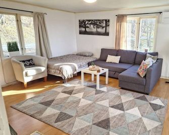 Garden View vacation home in Granna - Gränna - Living room