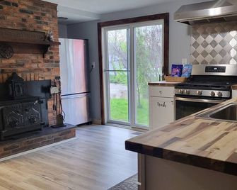 Charming riverside home - North East - Kitchen