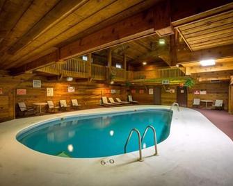 Lumberjack Inn - Hayward - Pool