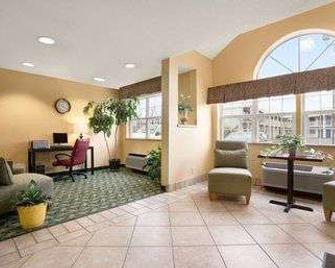 Days Inn & Suites by Wyndham Lafayette IN - Lafayette - Lobby