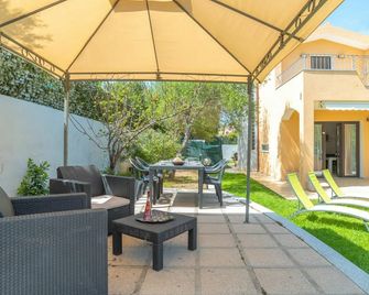 Wonderful private villa for 6 guests with WIFI, A/C, TV and patio - Pittulongu - Patio