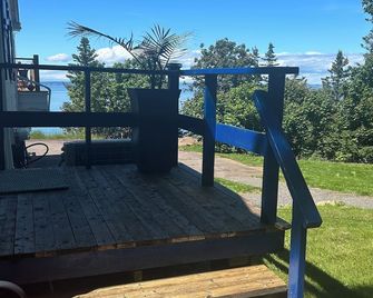 Oceanfront 2br / Peaceful & Private Escape - Centreville - Balcón