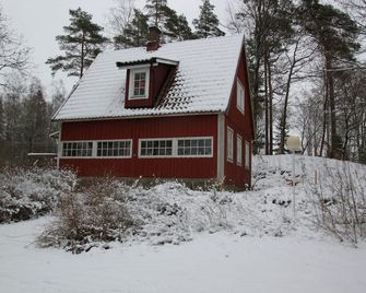 House in Bälinge with lake plot - Perstorp - Building