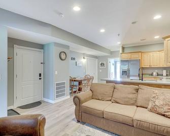 Luxe Midway Condo with Golf Course and Mountain Views! - 中途島（猶他州） - 客廳
