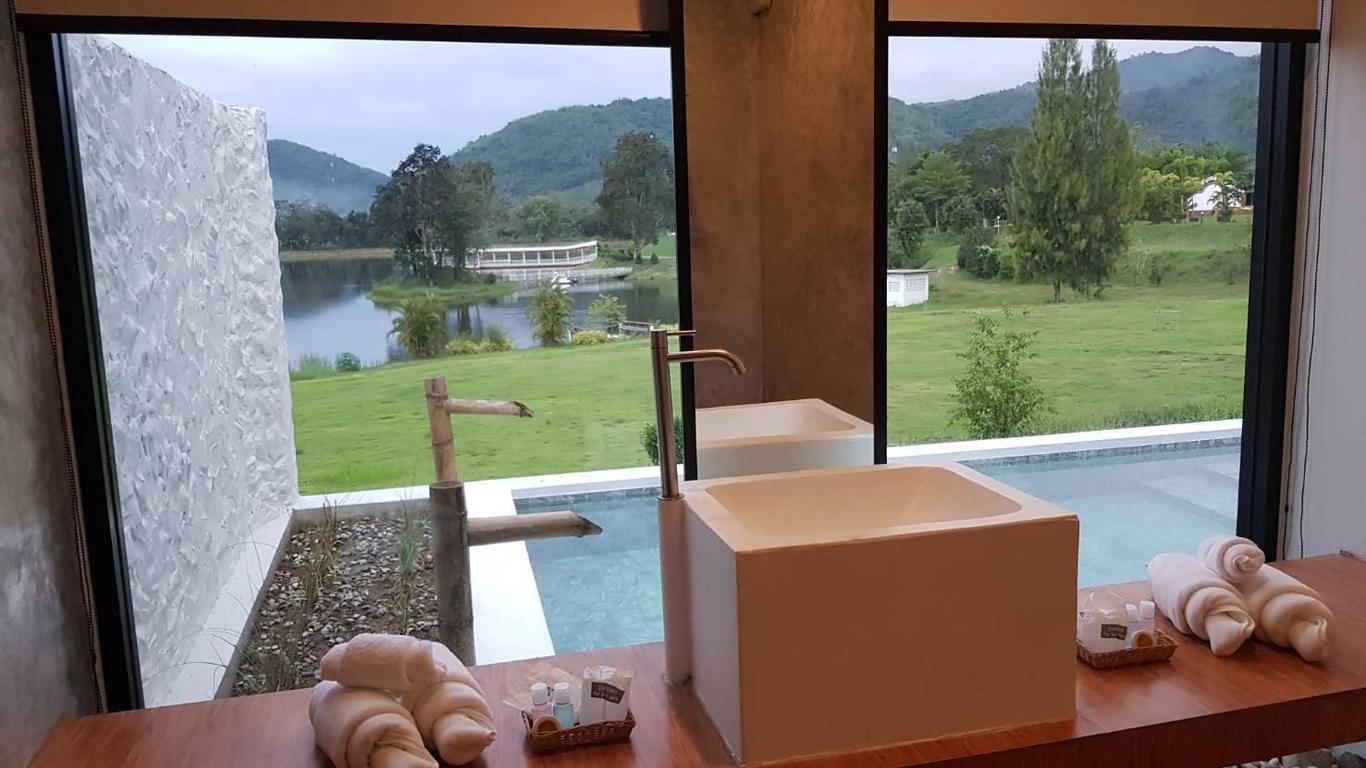 Tanaosri & Creekside Resort