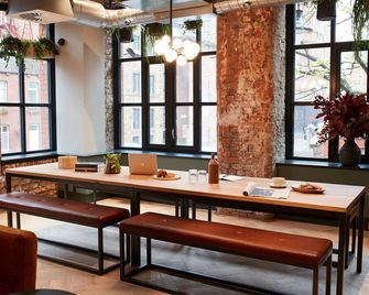 Leven Manchester - מנצ'סטר - סלון