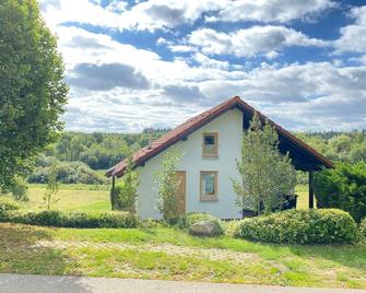 Ferienhäuser am Vogelpark - Boddenhaus Tizi - Marlow - Edificio