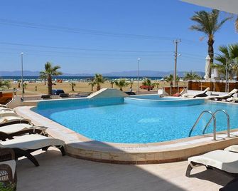 Amphora Hotel - Ayvalık - Piscina