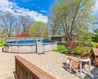 Route 66, 5+ Acres with a pool, Birthday & Events - Pontiac - Zwembad