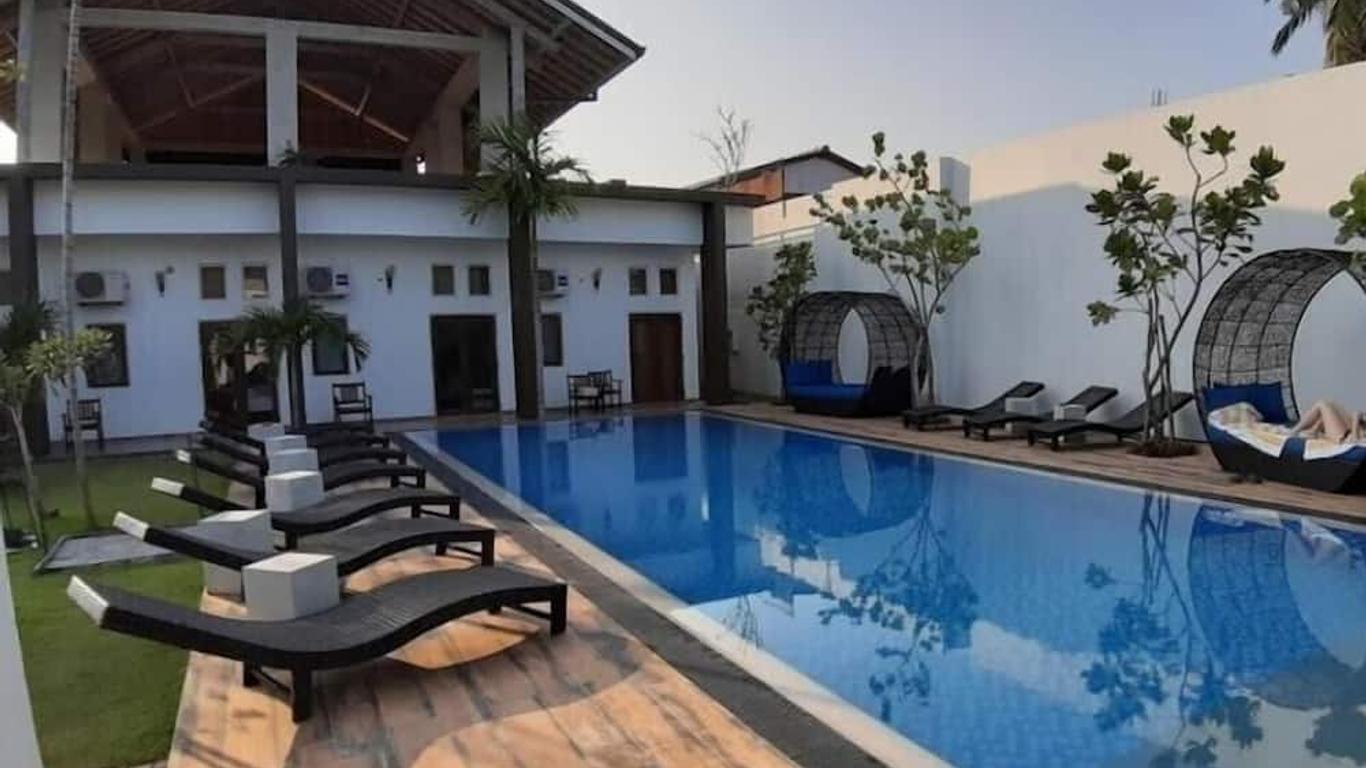 Hotel Cloud 9 Negombo