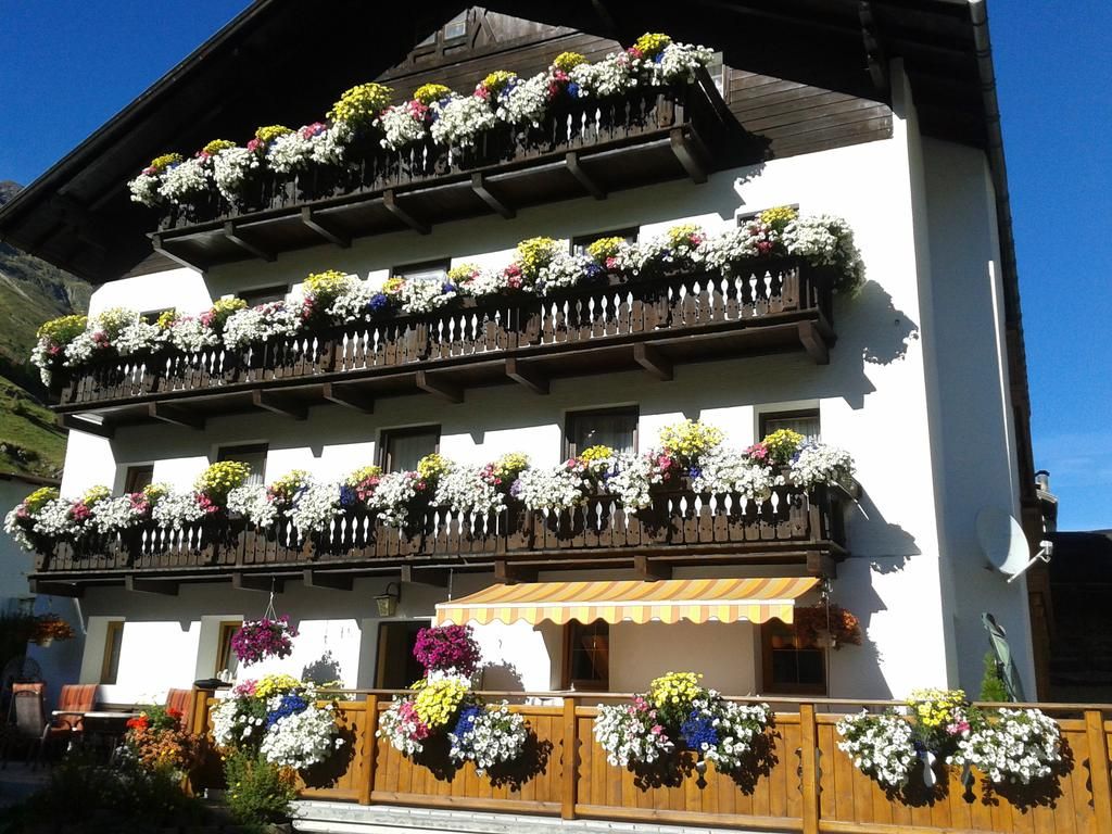 Pension Elisabeth 90 1 0 1 Vent Hotel Deals Reviews Kayak