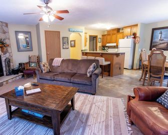 North Star Landing - Your Quiet Door County Escape - Ellison Bay - Sala de estar