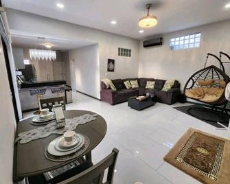 Modern Luxury Home - Sonsonate - Restaurante