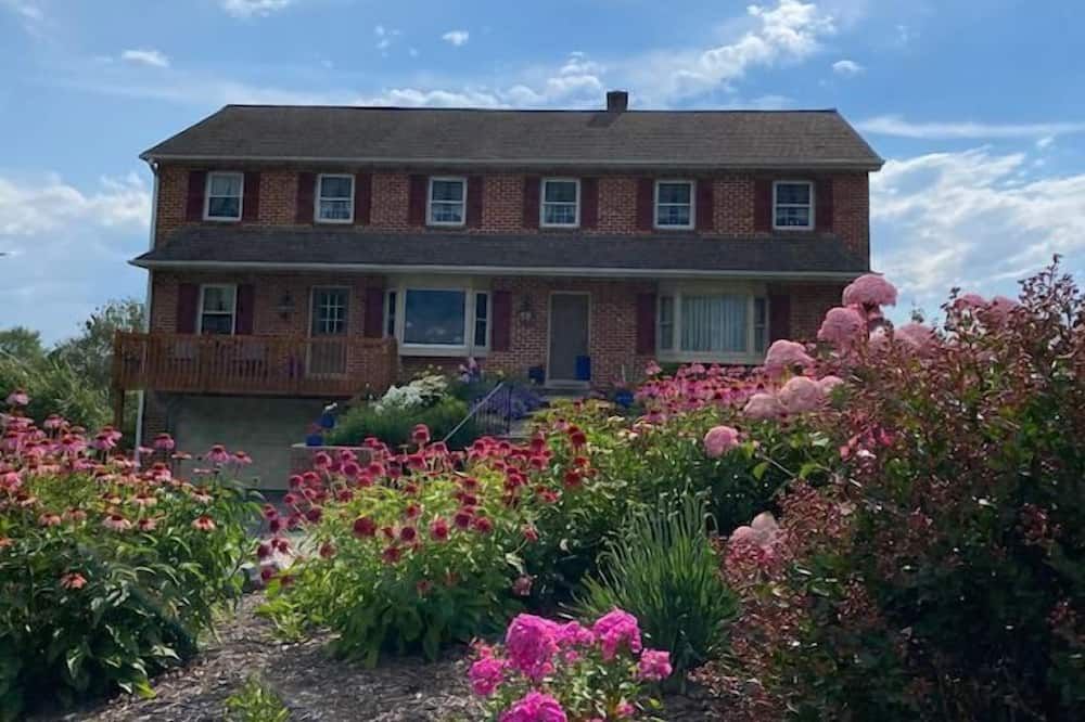 Homestead Lodging