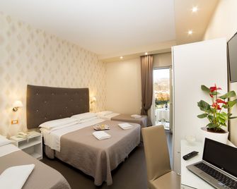 Hotel Club - Sant'Agnello - Schlafzimmer