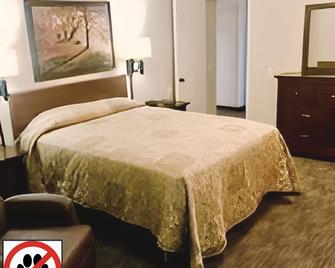 Gateway Inn - Grangeville - Bedroom