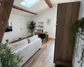 Louis XIII, Le Somail. - Ginestas - Wohnzimmer