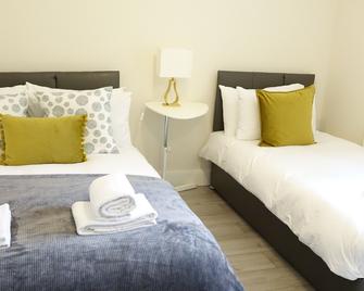 The Close Airport - Hayes - Bedroom