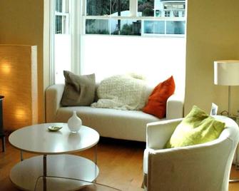 Noe Castro Sunny Modernism 2 Br - سان فرانسسكو - غرفة معيشة