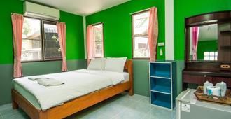 Sarm Mork Guest House - Mae Hong Son - Bedroom