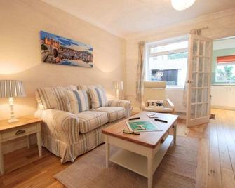 Sea Haven Cottage - Conwy - Living room