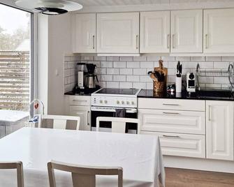 4 Star Holiday Home In Skövde-By Traum - Skövde - Küche