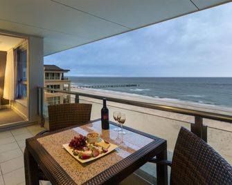 Oaks Glenelg Plaza Pier Suites - Glenelg - Balcón