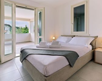 Residence Fiore Rosso - Sirmione - Schlafzimmer